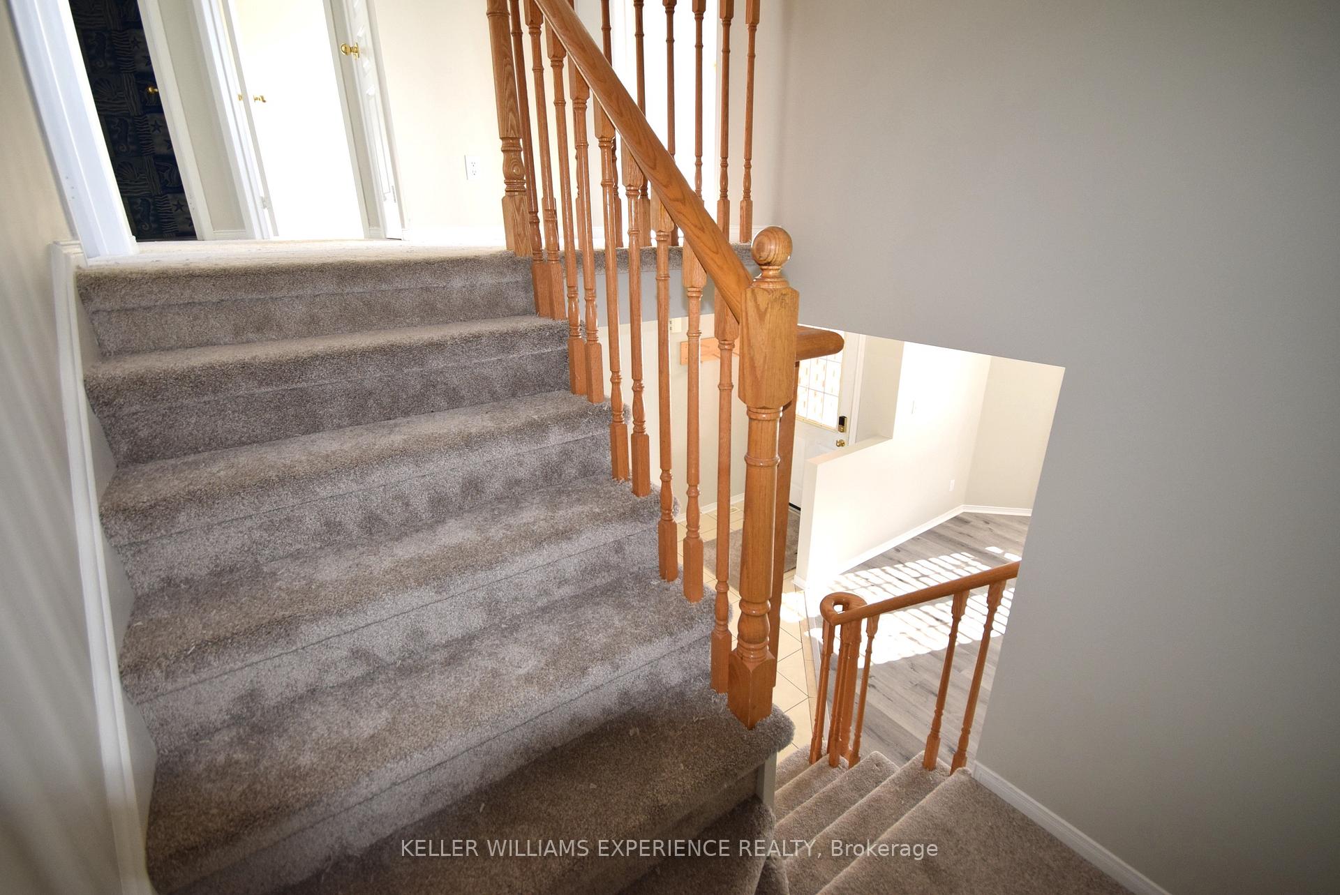 Photo 12 of 51 Trevino Circle, Barrie, East Bayfield — HOMEH