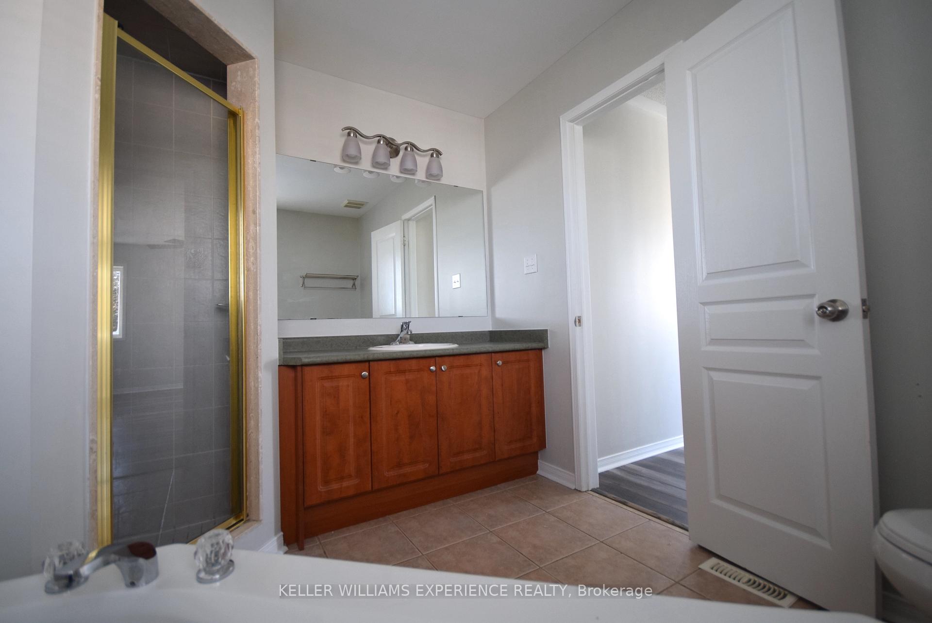 Photo 16 of 51 Trevino Circle, Barrie, East Bayfield — HOMEH