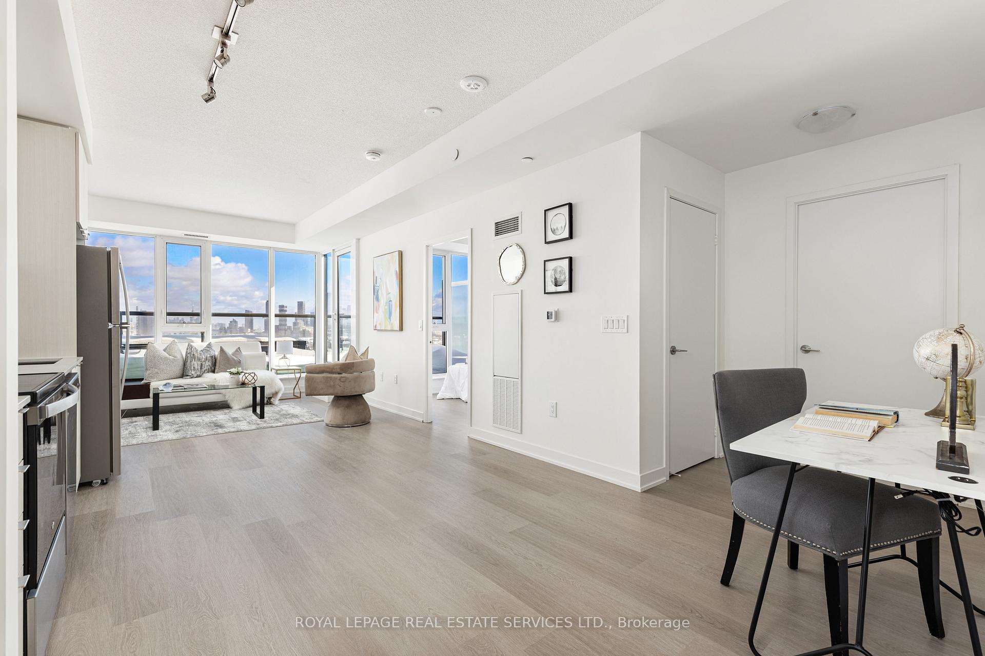 Photo 2 of Unit 911, 859 The Queensway, Etobicoke, Stonegate-Queensway — HOMEH