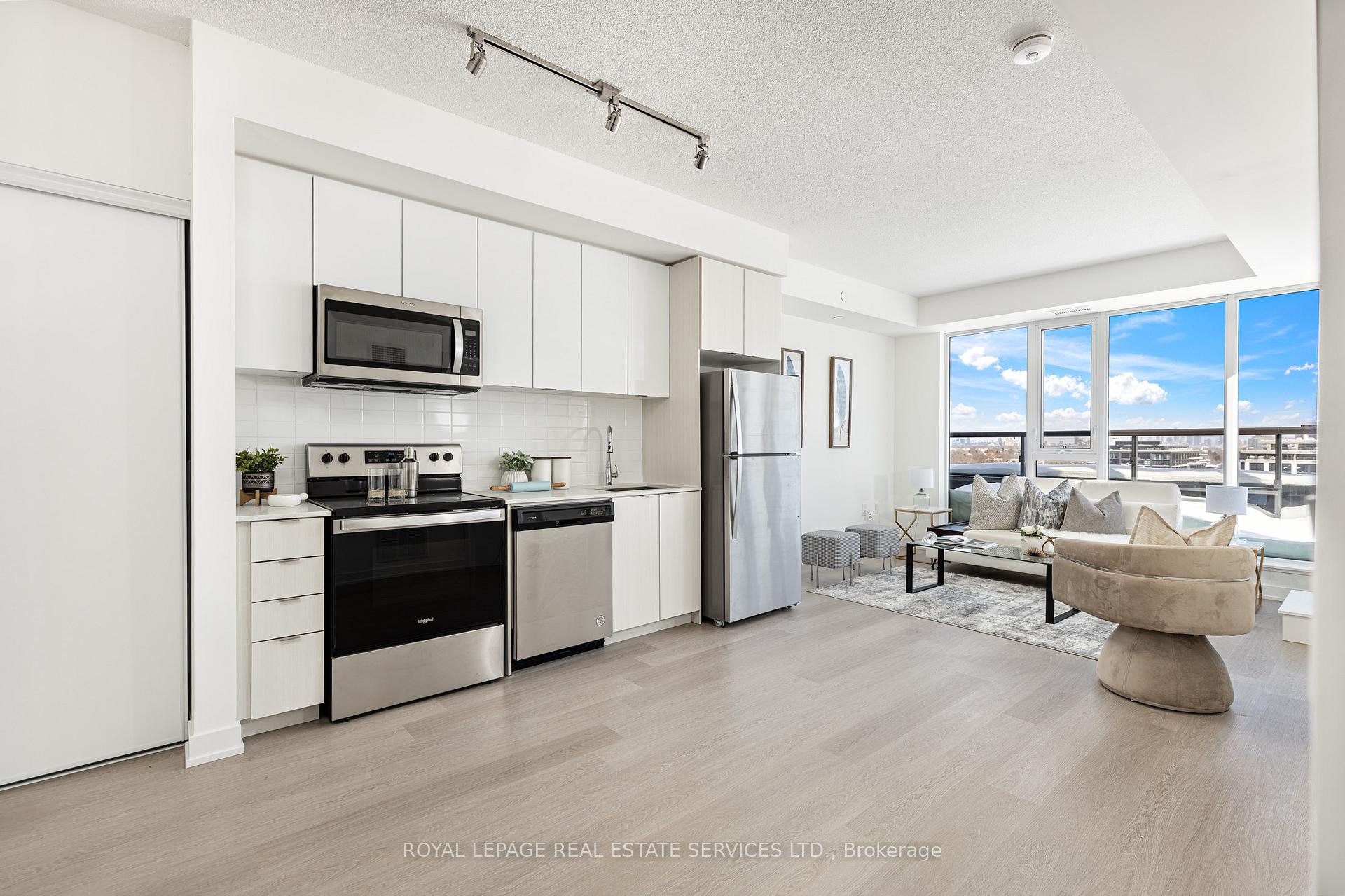 Photo 3 of Unit 911, 859 The Queensway, Etobicoke, Stonegate-Queensway — HOMEH