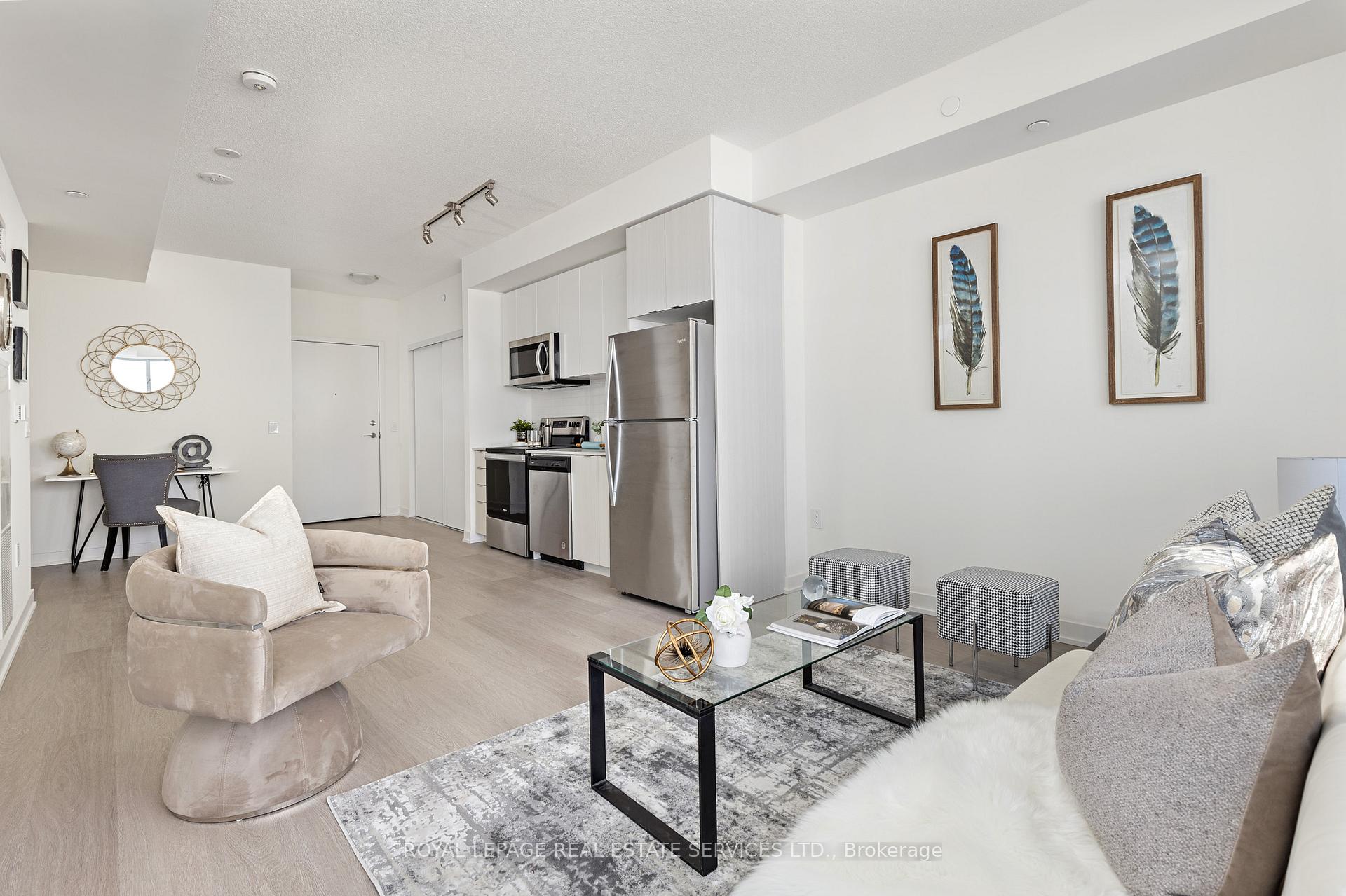 Photo 5 of Unit 911, 859 The Queensway, Etobicoke, Stonegate-Queensway — HOMEH
