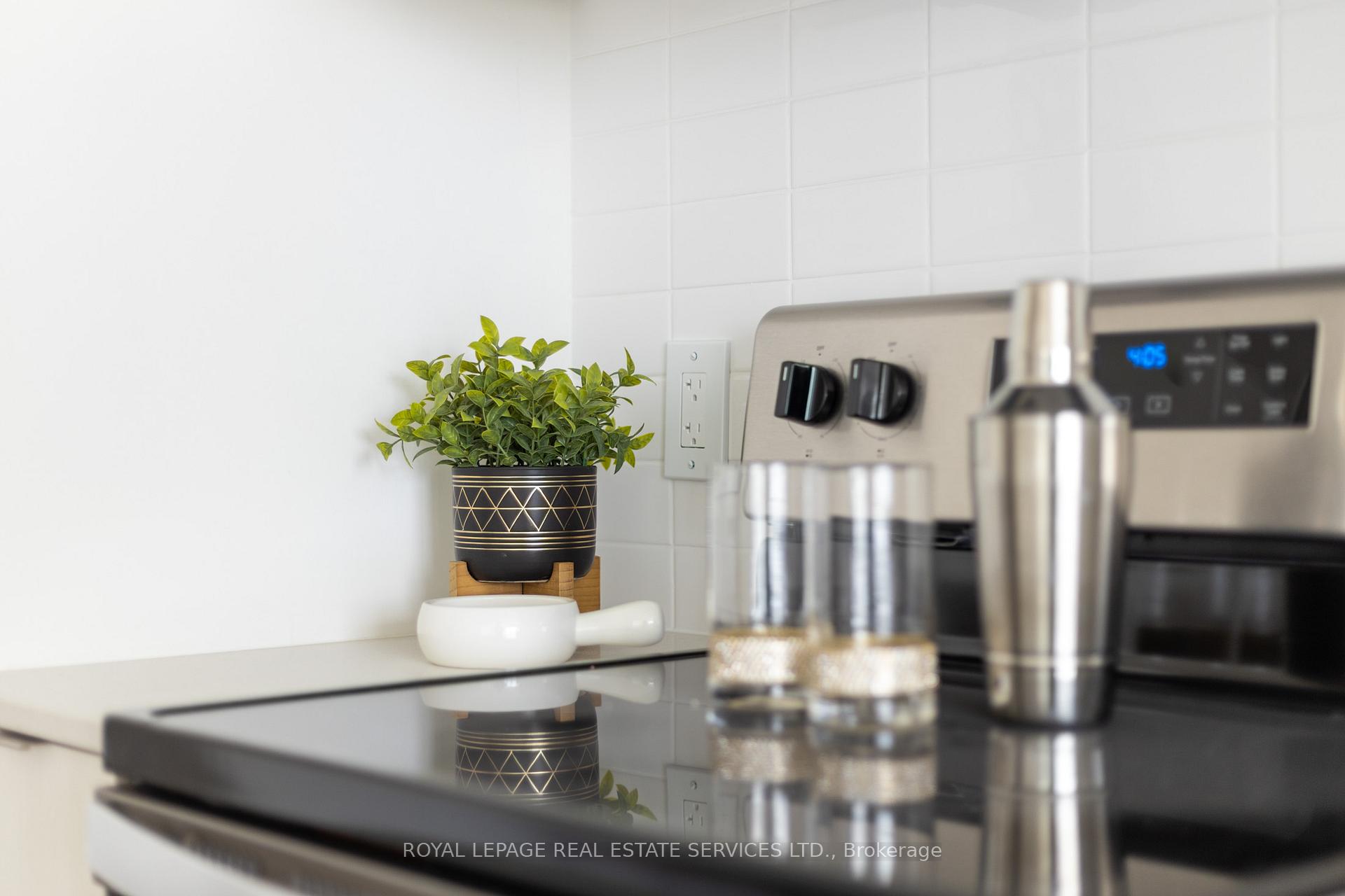 Photo 9 of Unit 911, 859 The Queensway, Etobicoke, Stonegate-Queensway — HOMEH