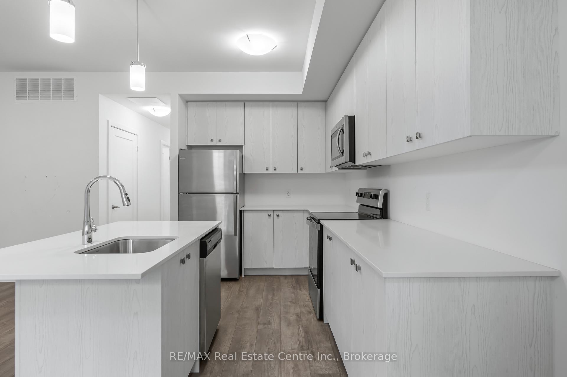 Photo 3 of Unit E8, 20 Palace Street, Kitchener — HOMEH