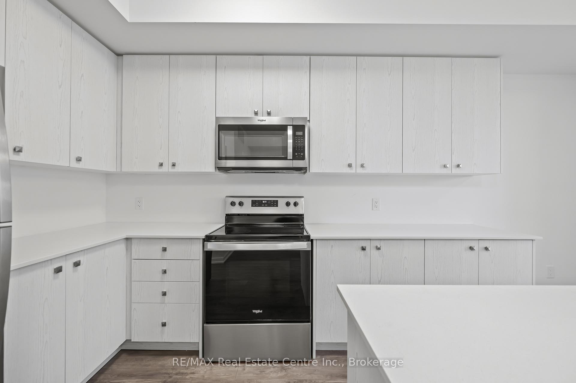 Photo 2 of Unit E8, 20 Palace Street, Kitchener — HOMEH