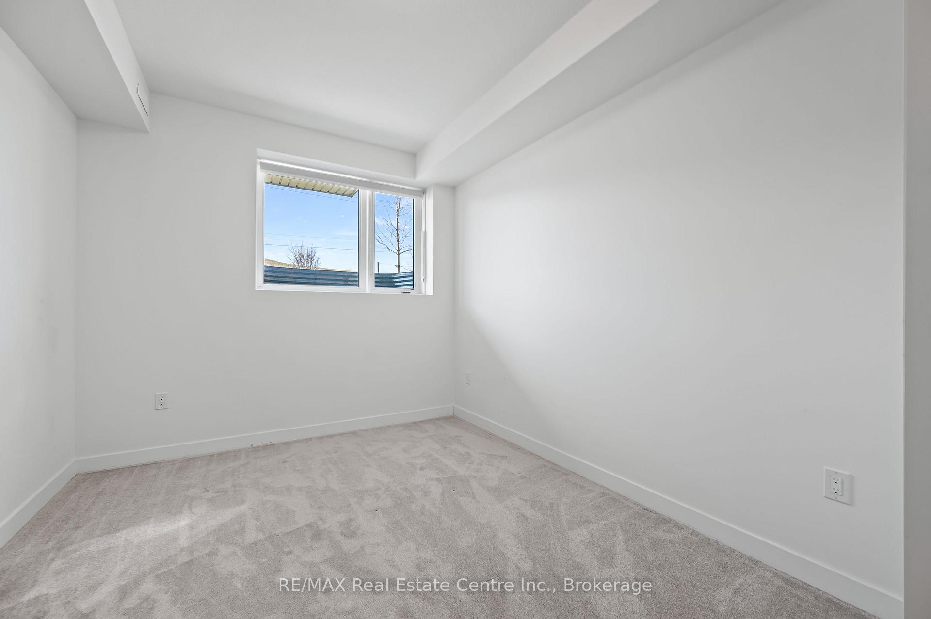 Photo 6 of Unit E8, 20 Palace Street, Kitchener — HOMEH