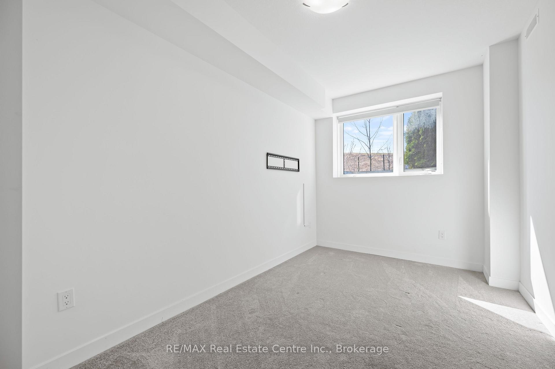 Photo 34 of Unit E8, 20 Palace Street, Kitchener — HOMEH