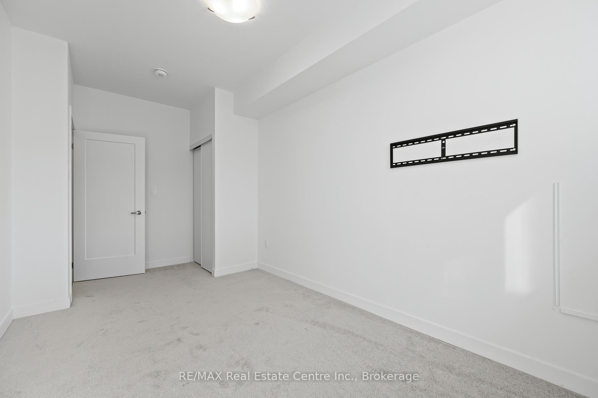 Photo 17 of Unit E8, 20 Palace Street, Kitchener — HOMEH