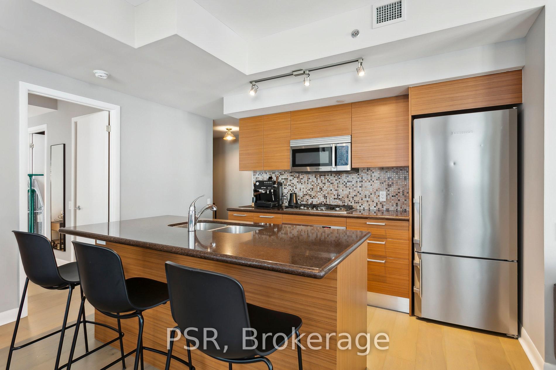 Front of Unit 1207, 375 King Street
