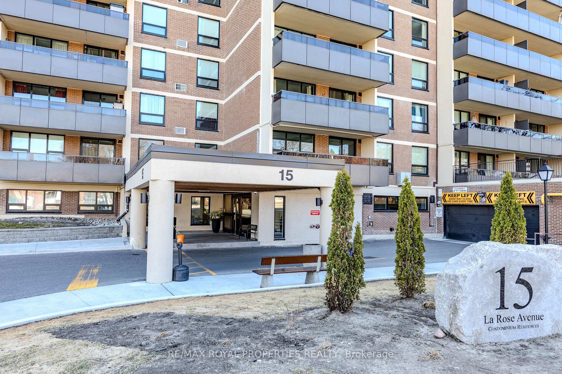 Photo 1 of Unit 1002, 15 La Rose Avenue, Etobicoke, Humber Heights — HOMEH