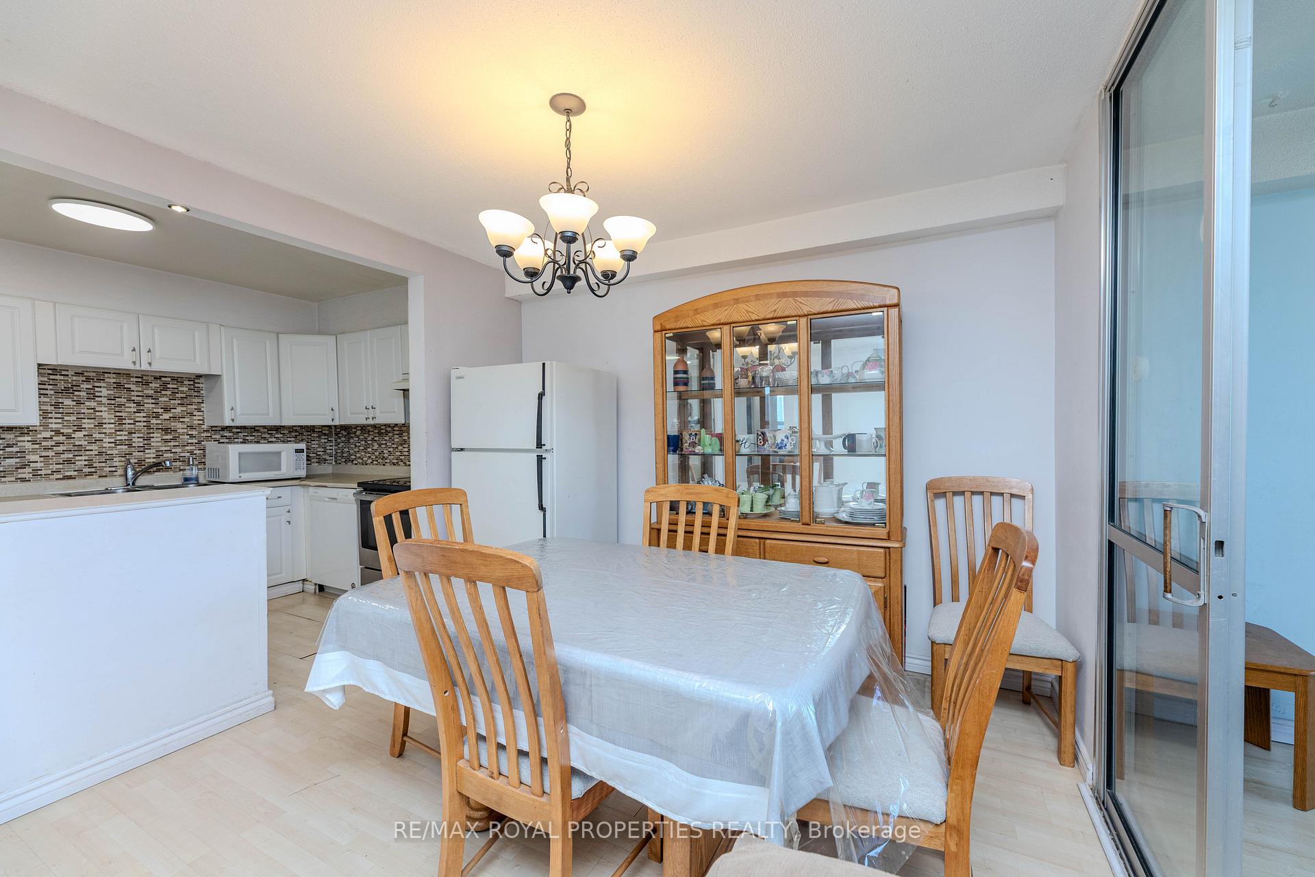 Photo 21 of Unit 1002, 15 La Rose Avenue, Etobicoke, Humber Heights — HOMEH