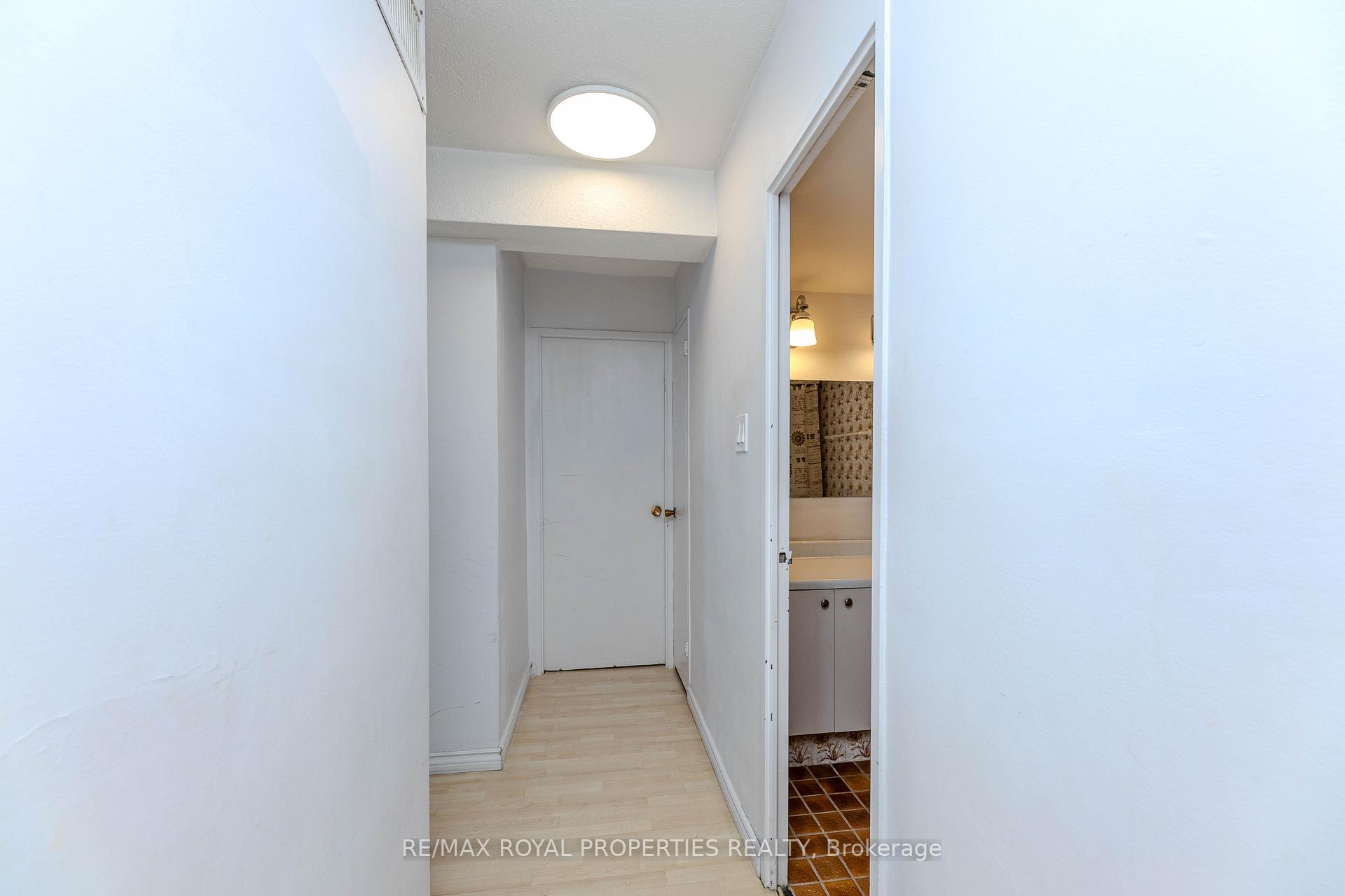 Photo 13 of Unit 1002, 15 La Rose Avenue, Etobicoke, Humber Heights — HOMEH