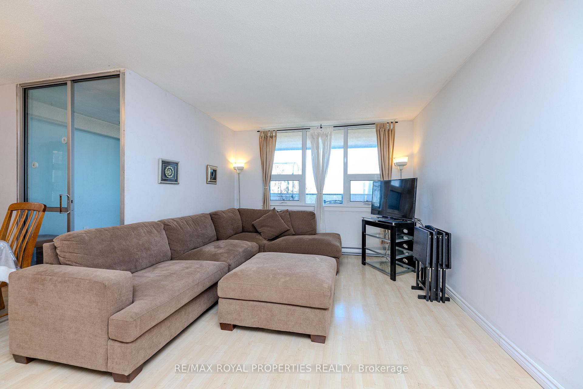 Photo 16 of Unit 1002, 15 La Rose Avenue, Etobicoke, Humber Heights — HOMEH