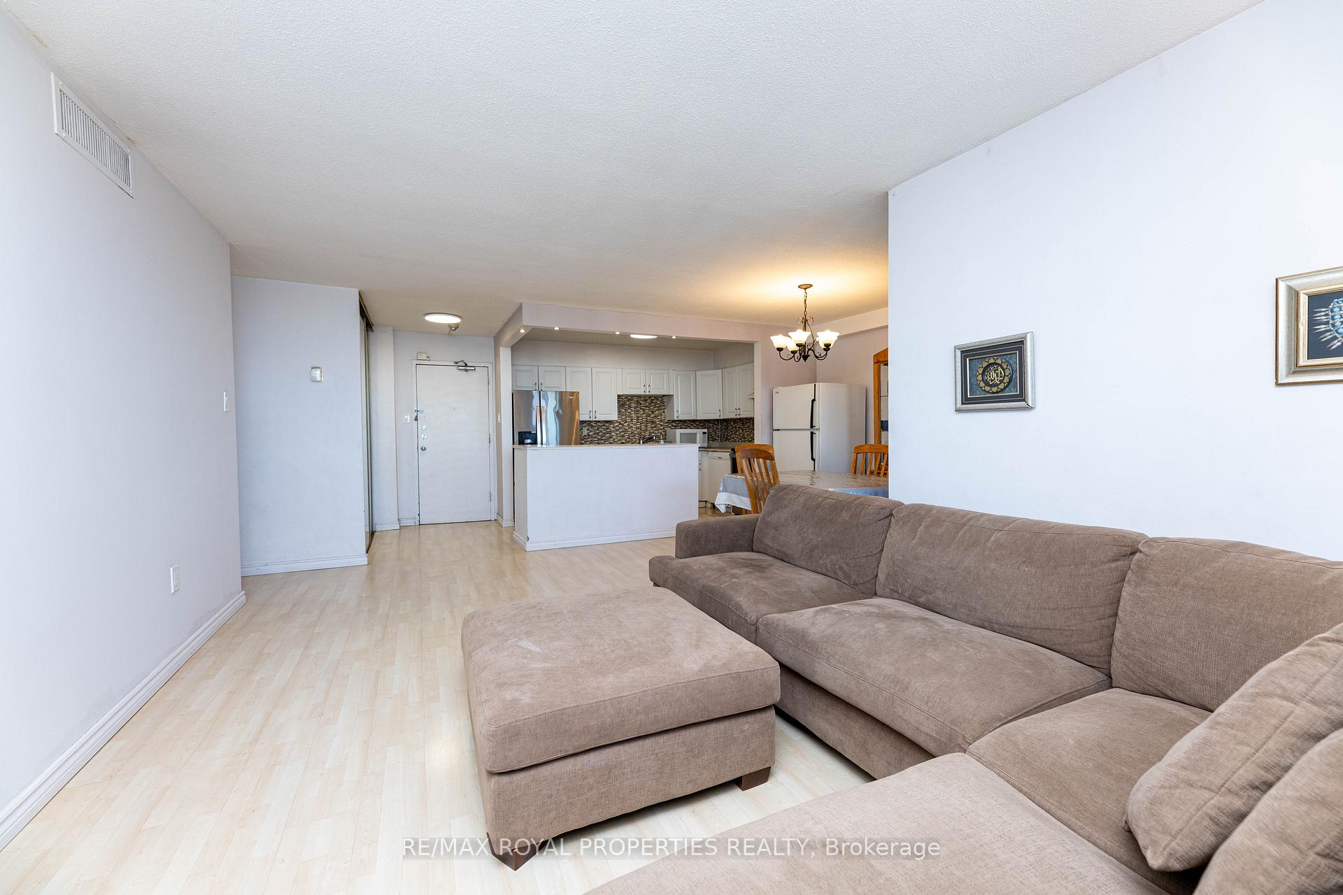 Photo 17 of Unit 1002, 15 La Rose Avenue, Etobicoke, Humber Heights — HOMEH