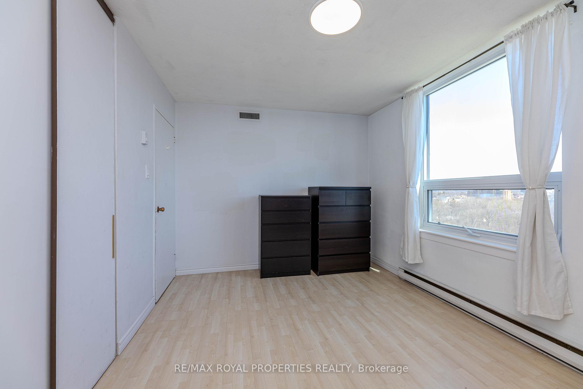 Photo 23 of Unit 1002, 15 La Rose Avenue, Etobicoke, Humber Heights — HOMEH
