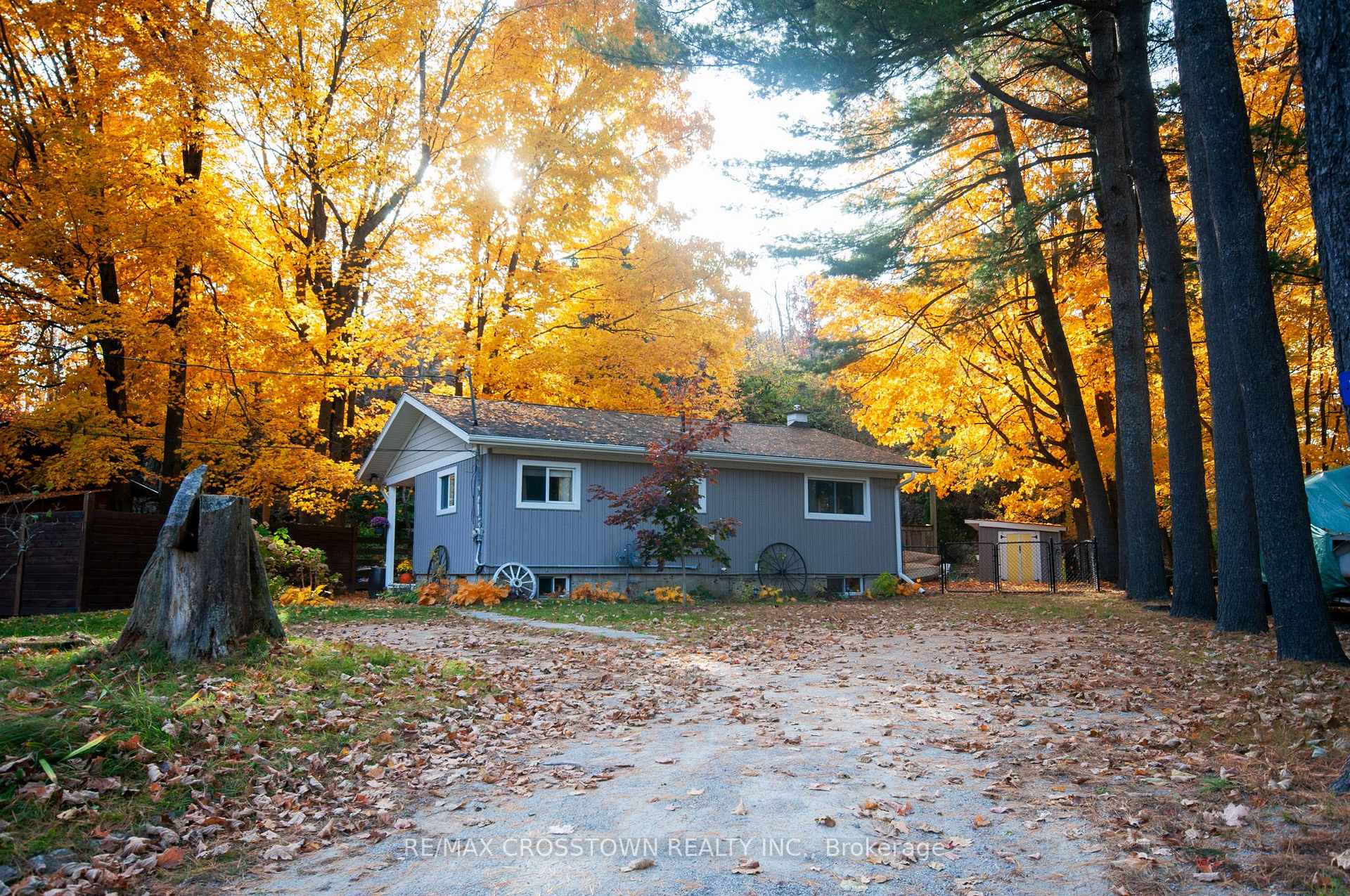 Photo 2 of 1001 Evergreen Court, Gravenhurst, Muskoka (S) — HOMEH