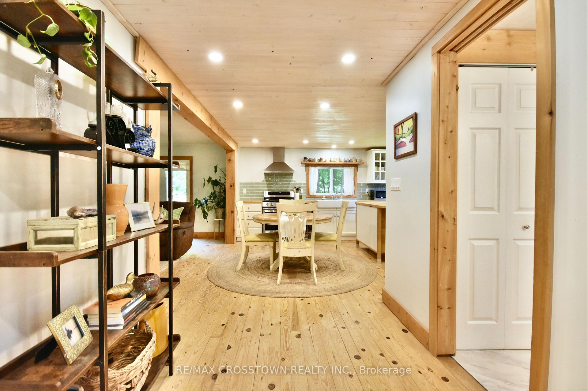 Photo 6 of 1001 Evergreen Court, Gravenhurst, Muskoka (S) — HOMEH