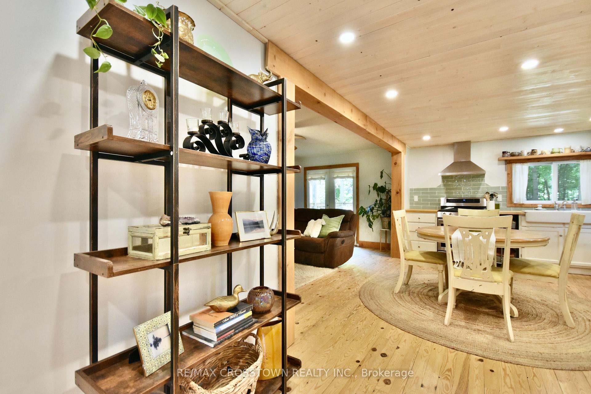 Photo 7 of 1001 Evergreen Court, Gravenhurst, Muskoka (S) — HOMEH