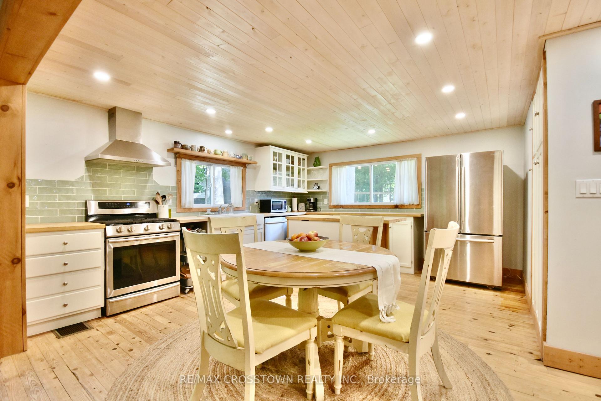 Photo 8 of 1001 Evergreen Court, Gravenhurst, Muskoka (S) — HOMEH