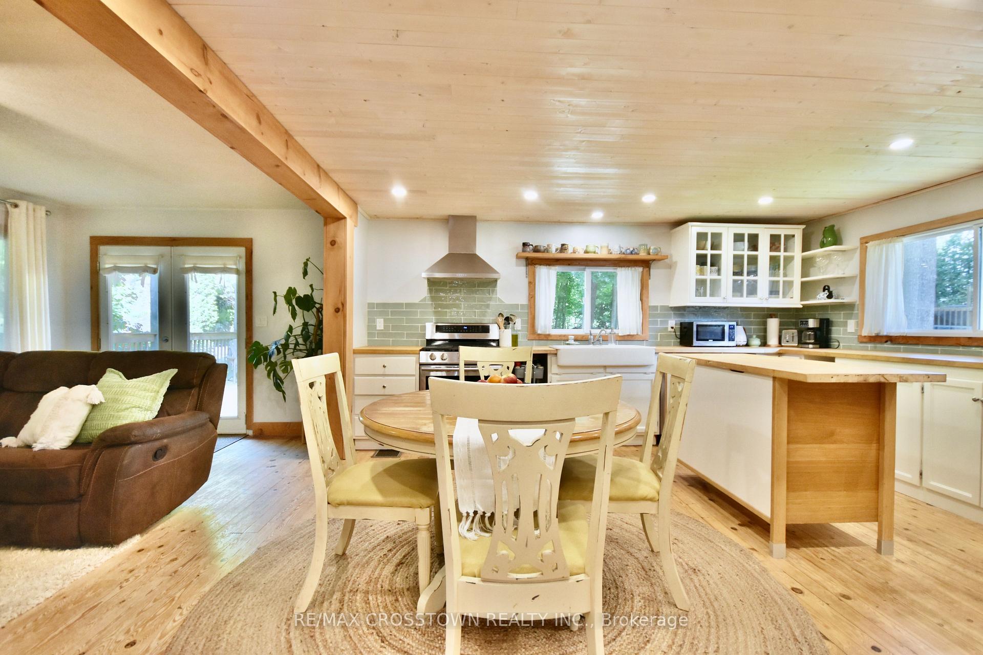 Photo 9 of 1001 Evergreen Court, Gravenhurst, Muskoka (S) — HOMEH
