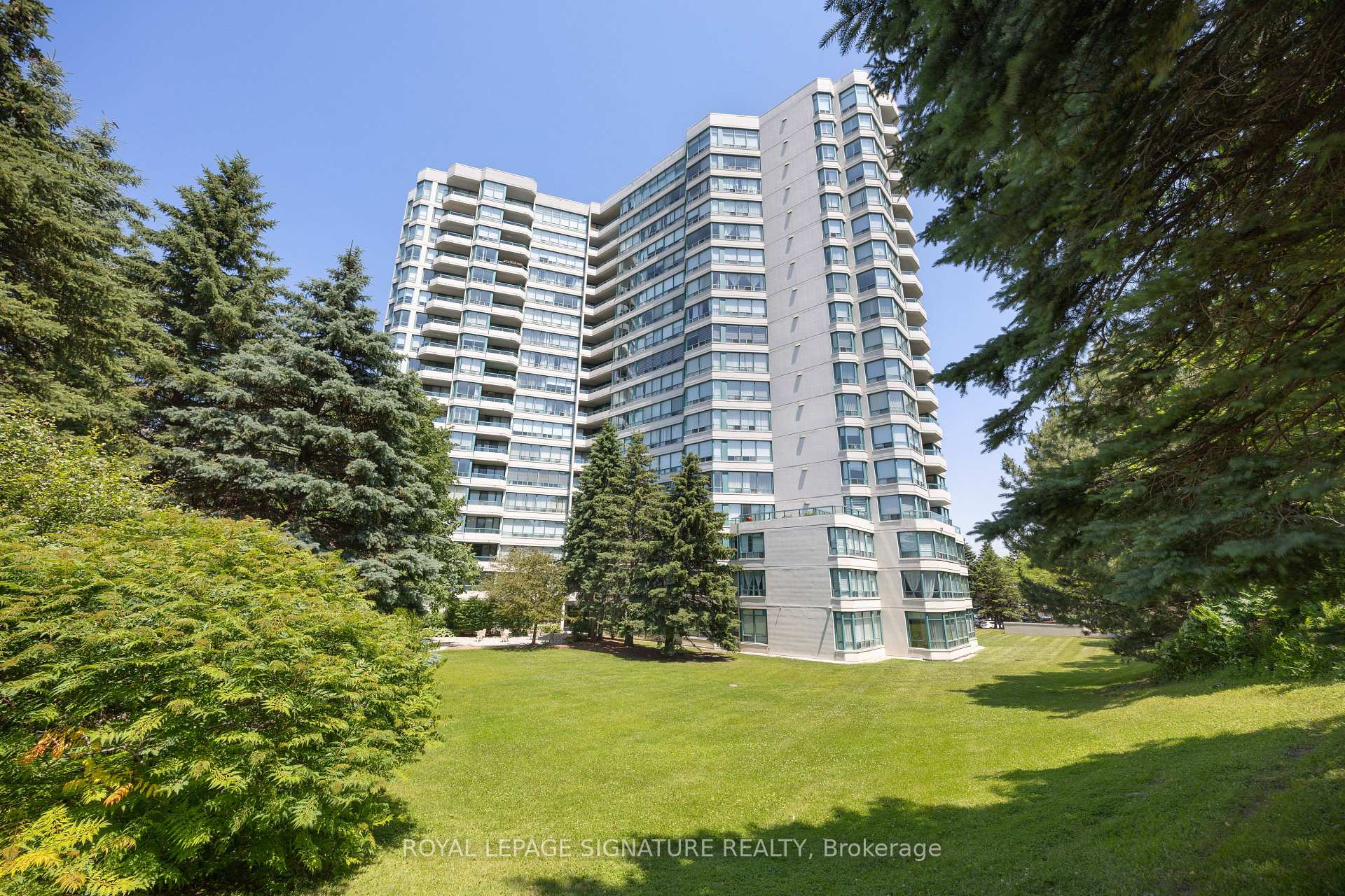 Front of Unit 601, 7250 Yonge Street
