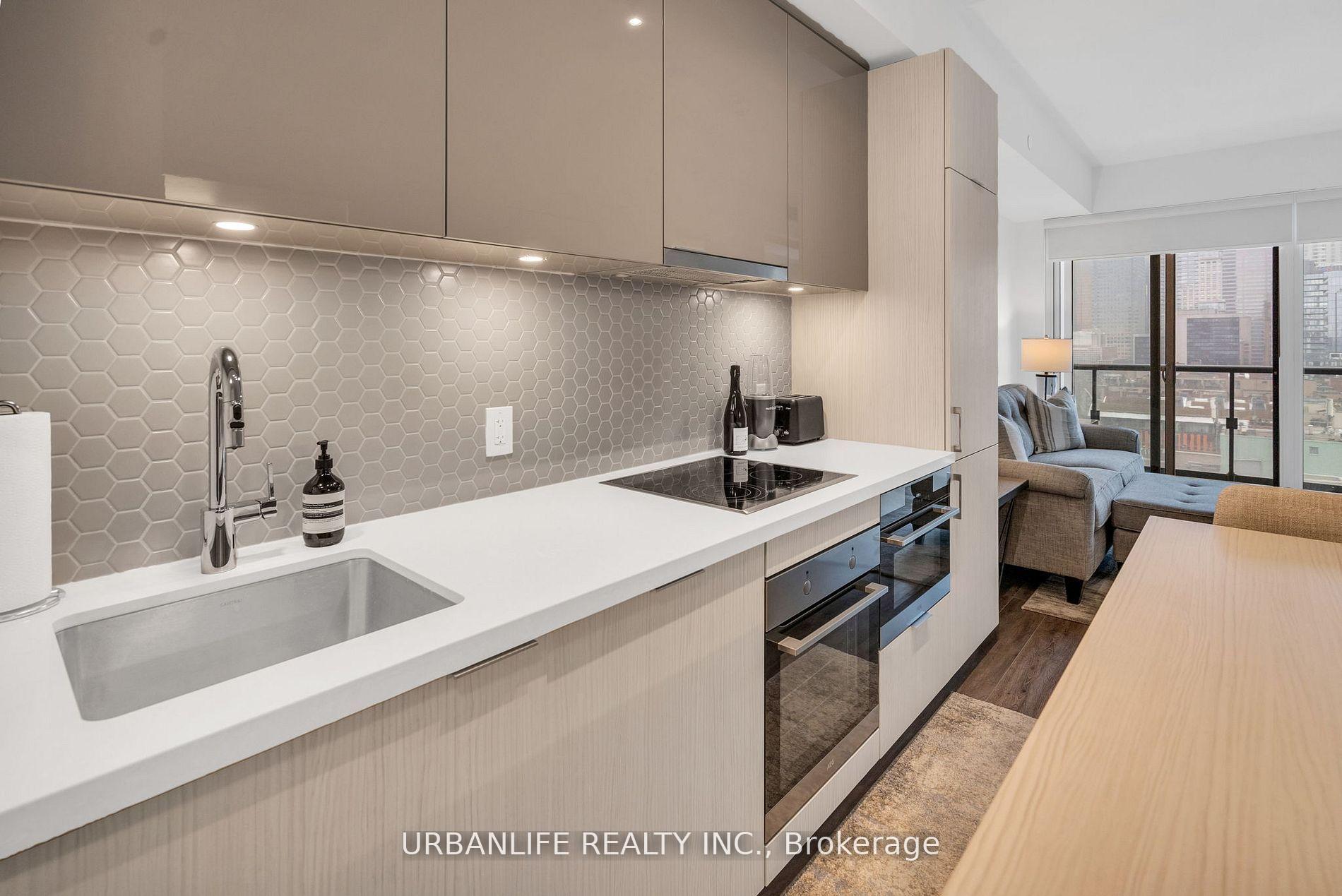 Photo 2 of Unit 1404, 158 Front Street E, Toronto, Moss Park — HOMEH