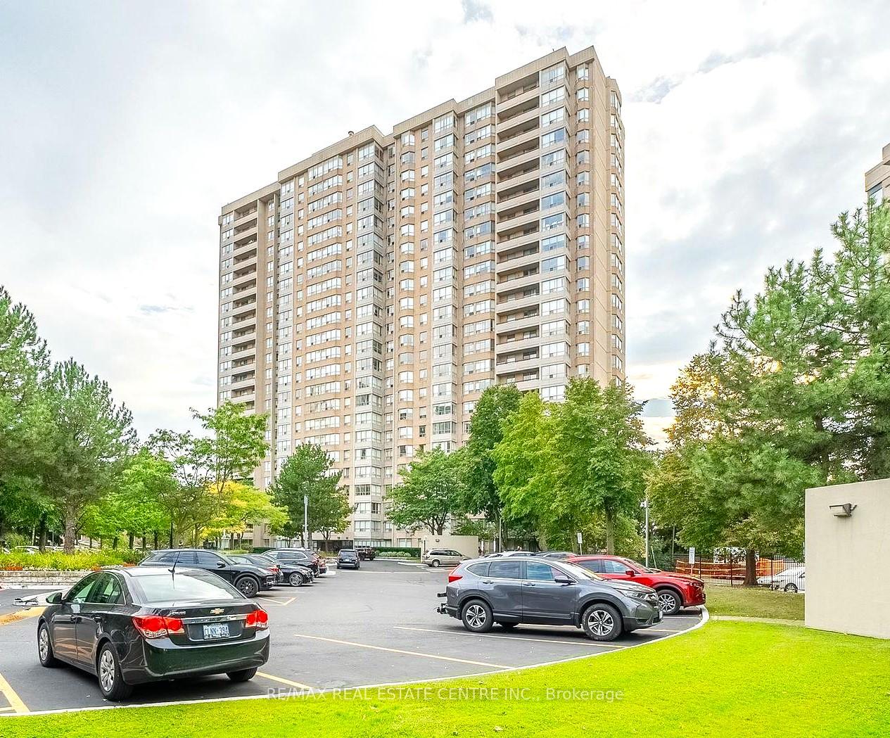 Front of Unit 303, 30 Malta Avenue