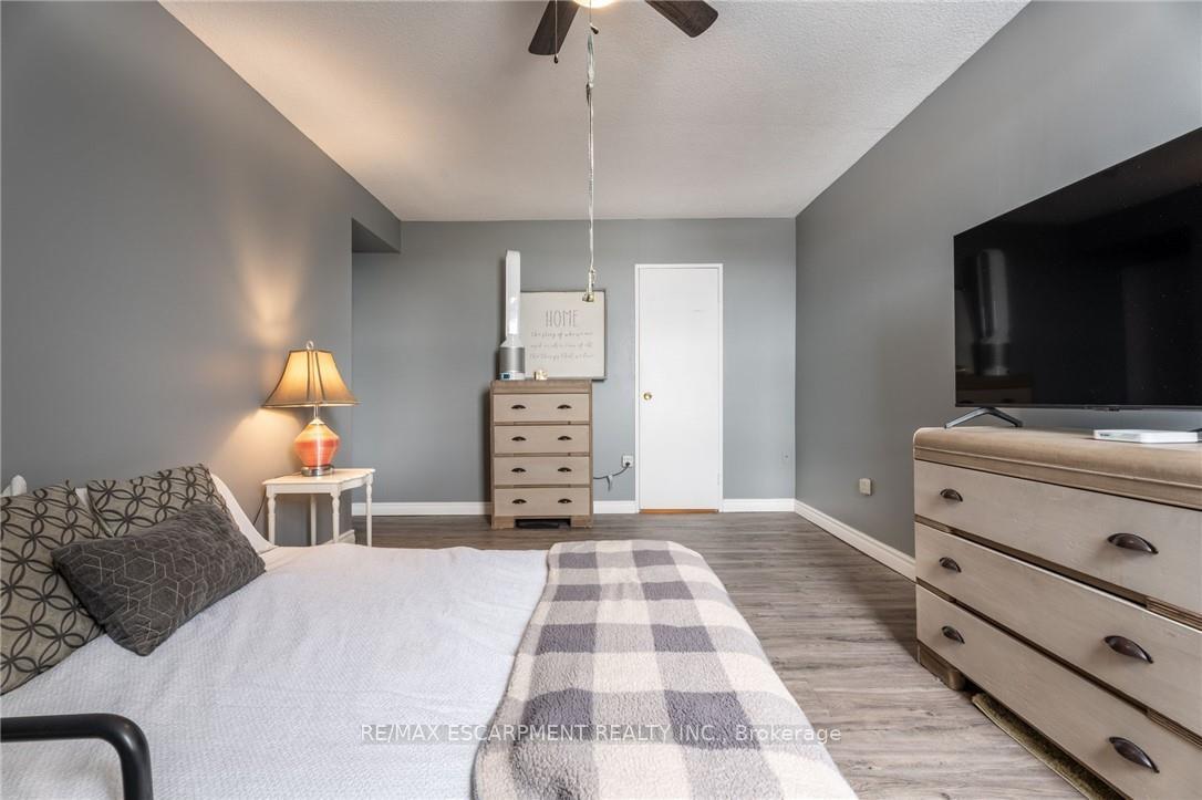 Photo 6 of Unit 1206, 500 Green Road, Hamilton, Stoney Creek — HOMEH