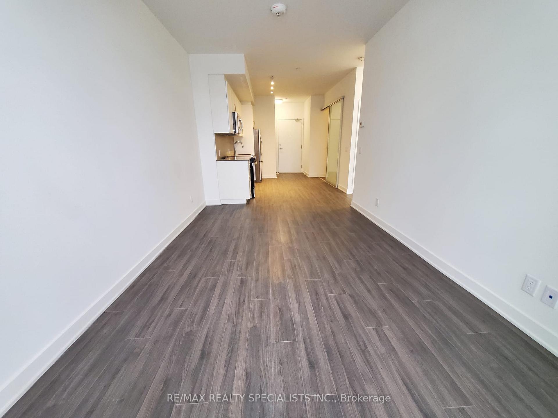 Photo 5 of Unit 108, 681 Yonge Street, Barrie, Painswick South — HOMEH