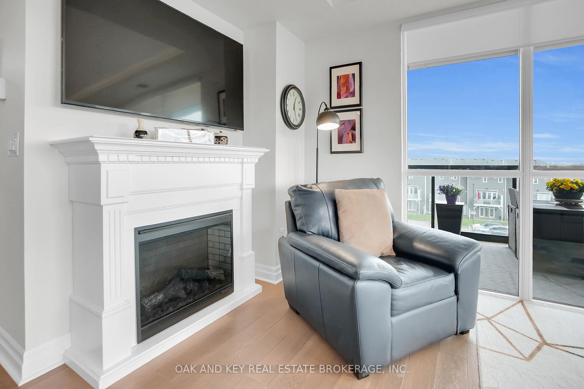 Photo 2 of Unit 310, 260 Villagewalk Boulevard, London, North R — HOMEH