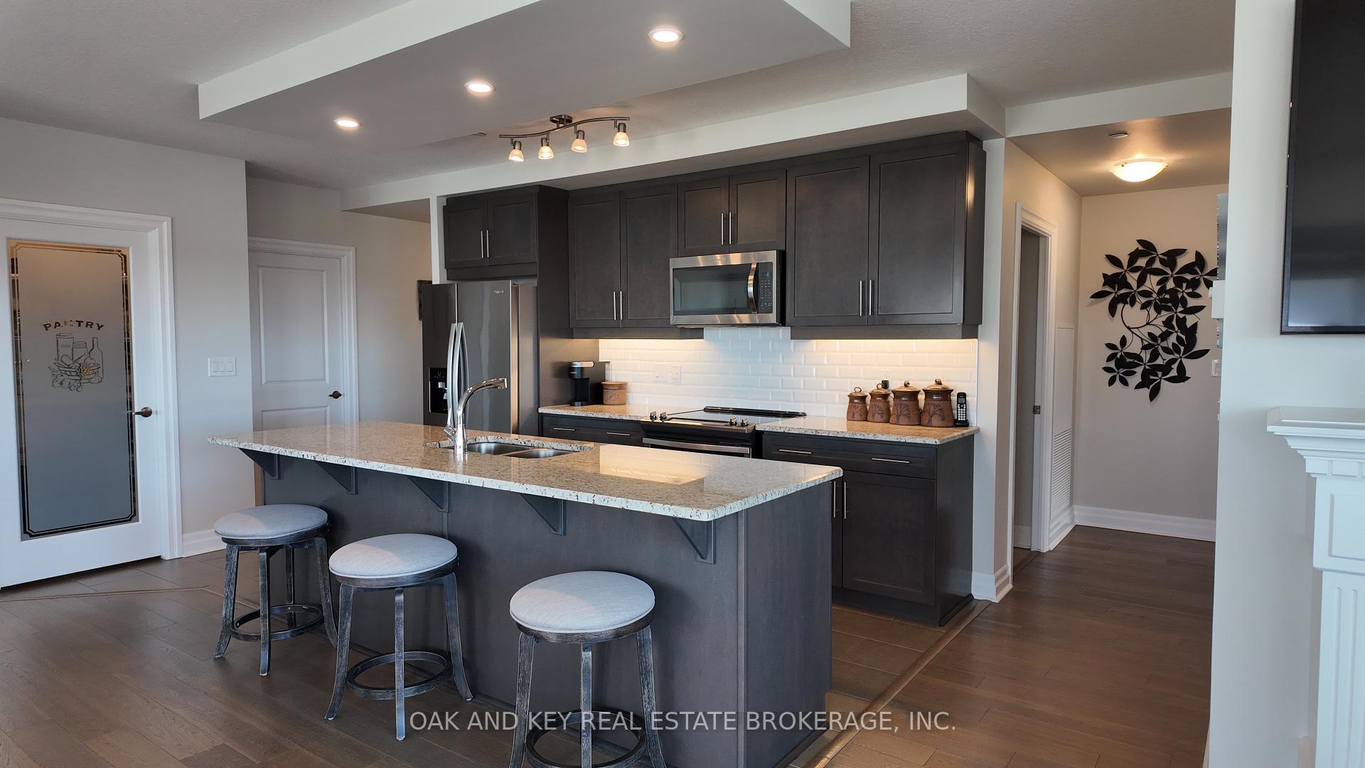 Photo 17 of Unit 310, 260 Villagewalk Boulevard, London, North R — HOMEH