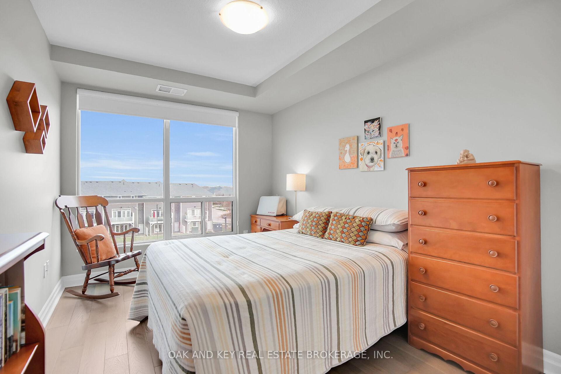 Photo 11 of Unit 310, 260 Villagewalk Boulevard, London, North R — HOMEH