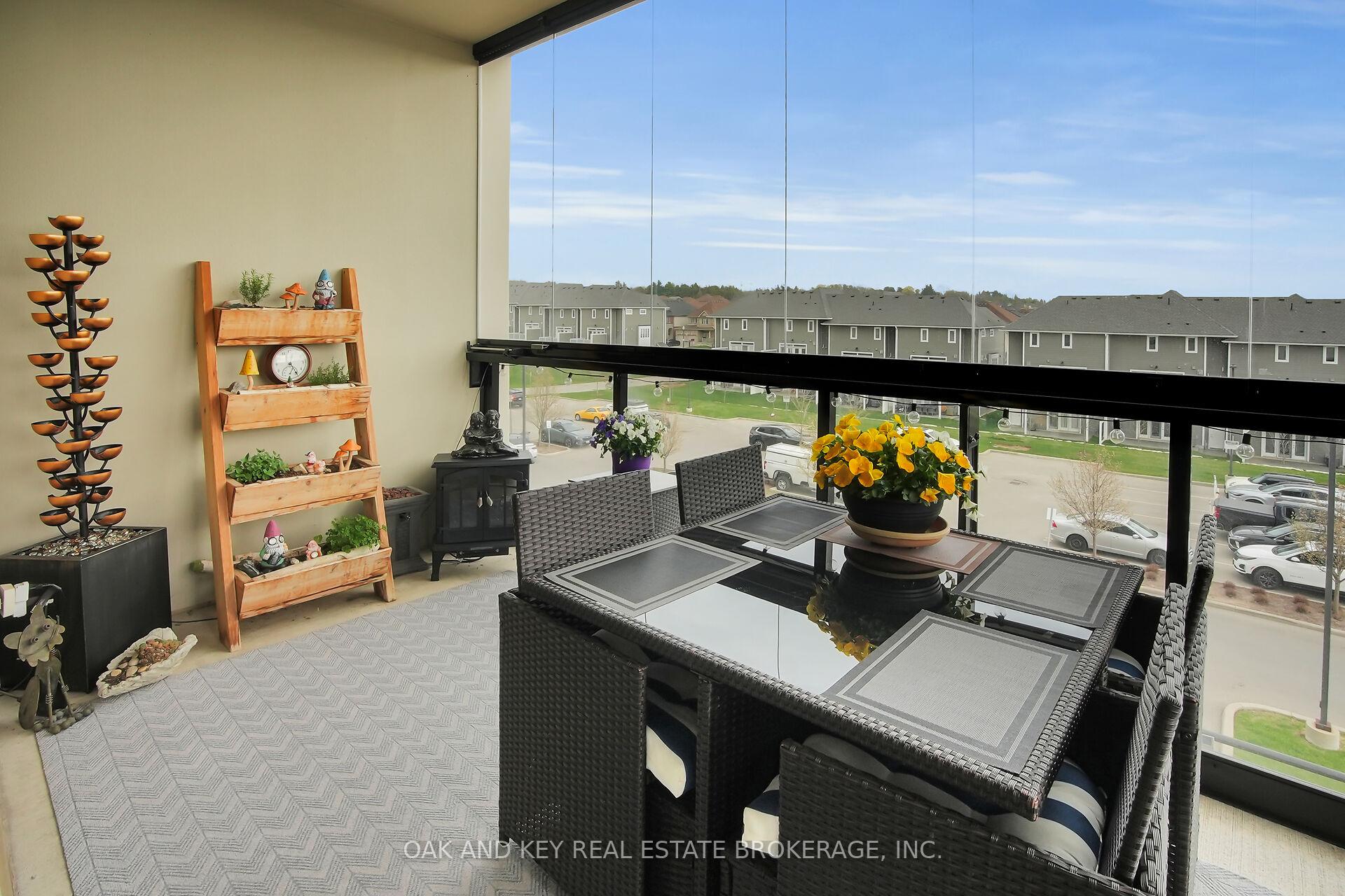 Photo 8 of Unit 310, 260 Villagewalk Boulevard, London, North R — HOMEH