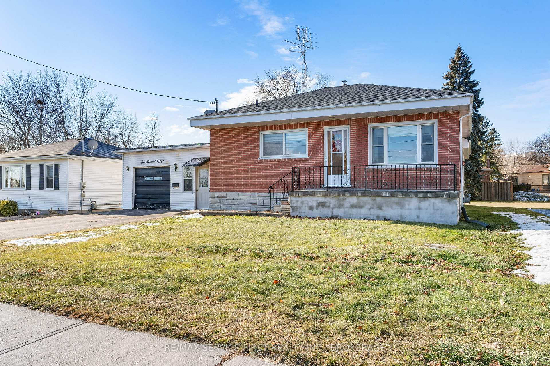 Photo 2 of 180 Farley Avenue, Belleville, Belleville Ward — HOMEH