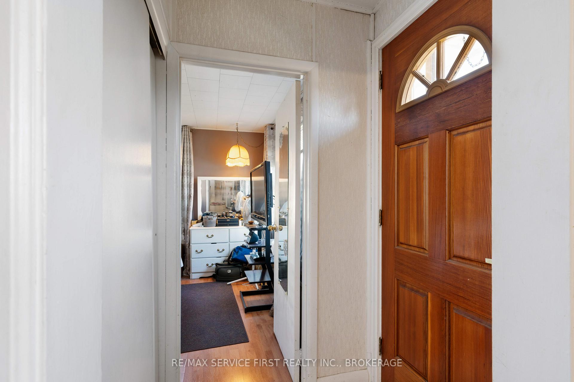 Photo 5 of 180 Farley Avenue, Belleville, Belleville Ward — HOMEH