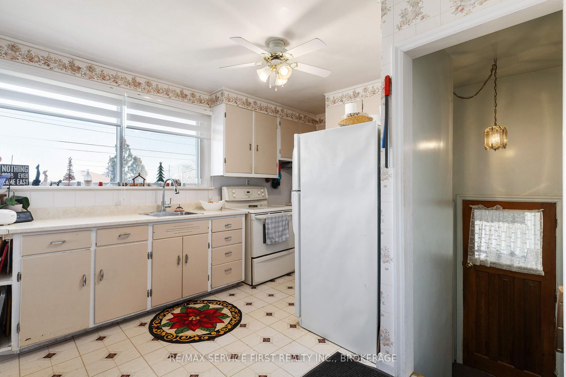 Photo 7 of 180 Farley Avenue, Belleville, Belleville Ward — HOMEH