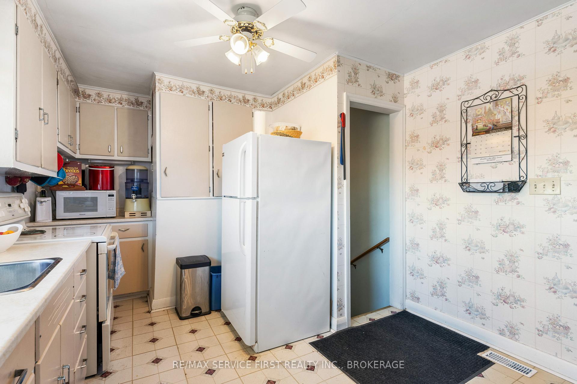 Photo 9 of 180 Farley Avenue, Belleville, Belleville Ward — HOMEH