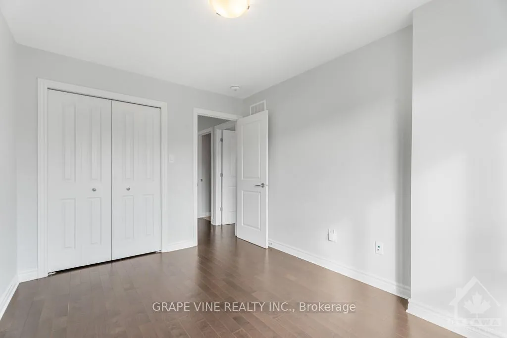 Photo 8 of 734 Capricorn Circle, Ottawa, Riverside South/Gloucester Glen — HOMEH