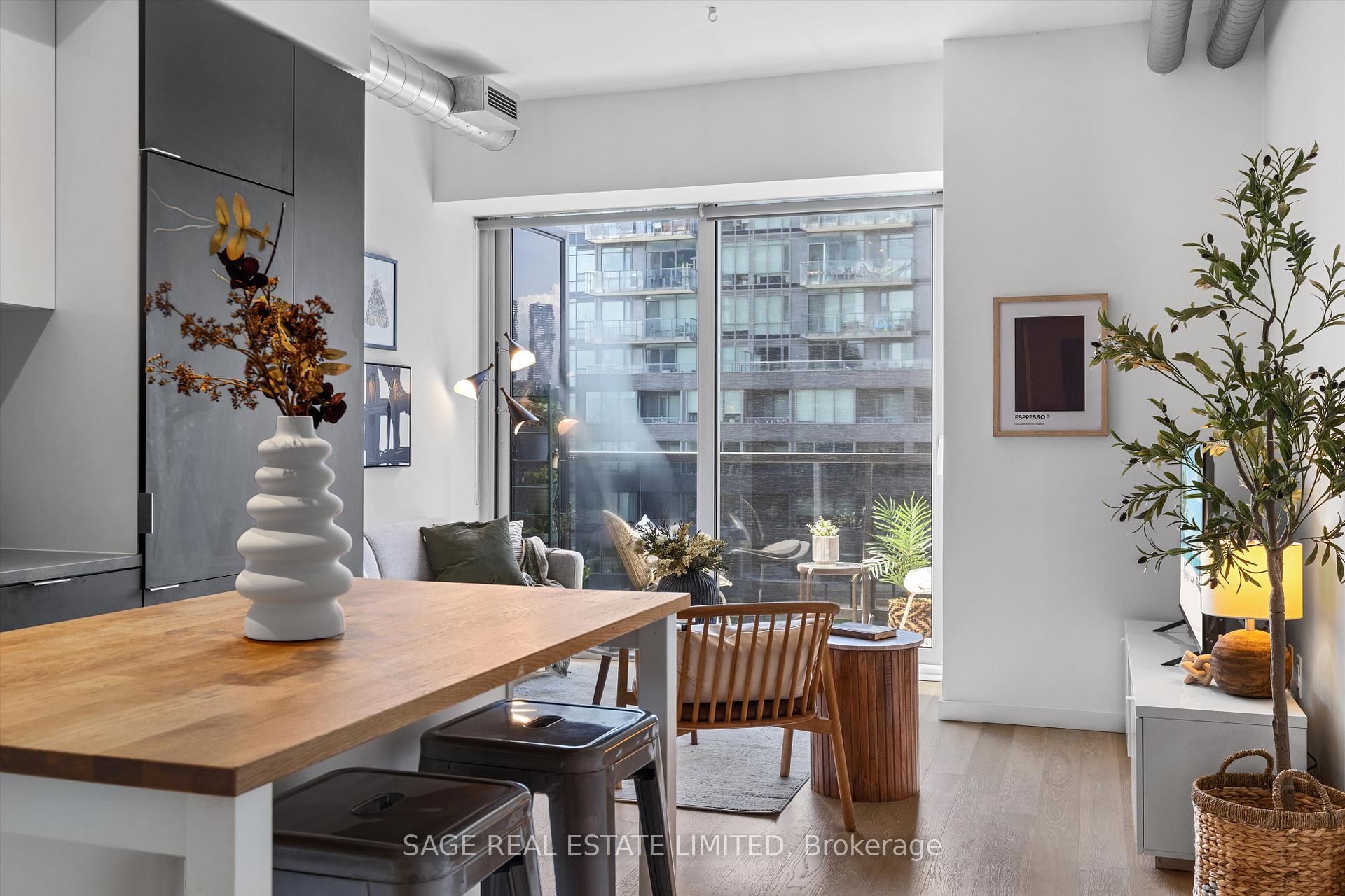 Photo 9 of Unit 707, 170 Bayview Avenue, Toronto, Waterfront Communities — HOMEH