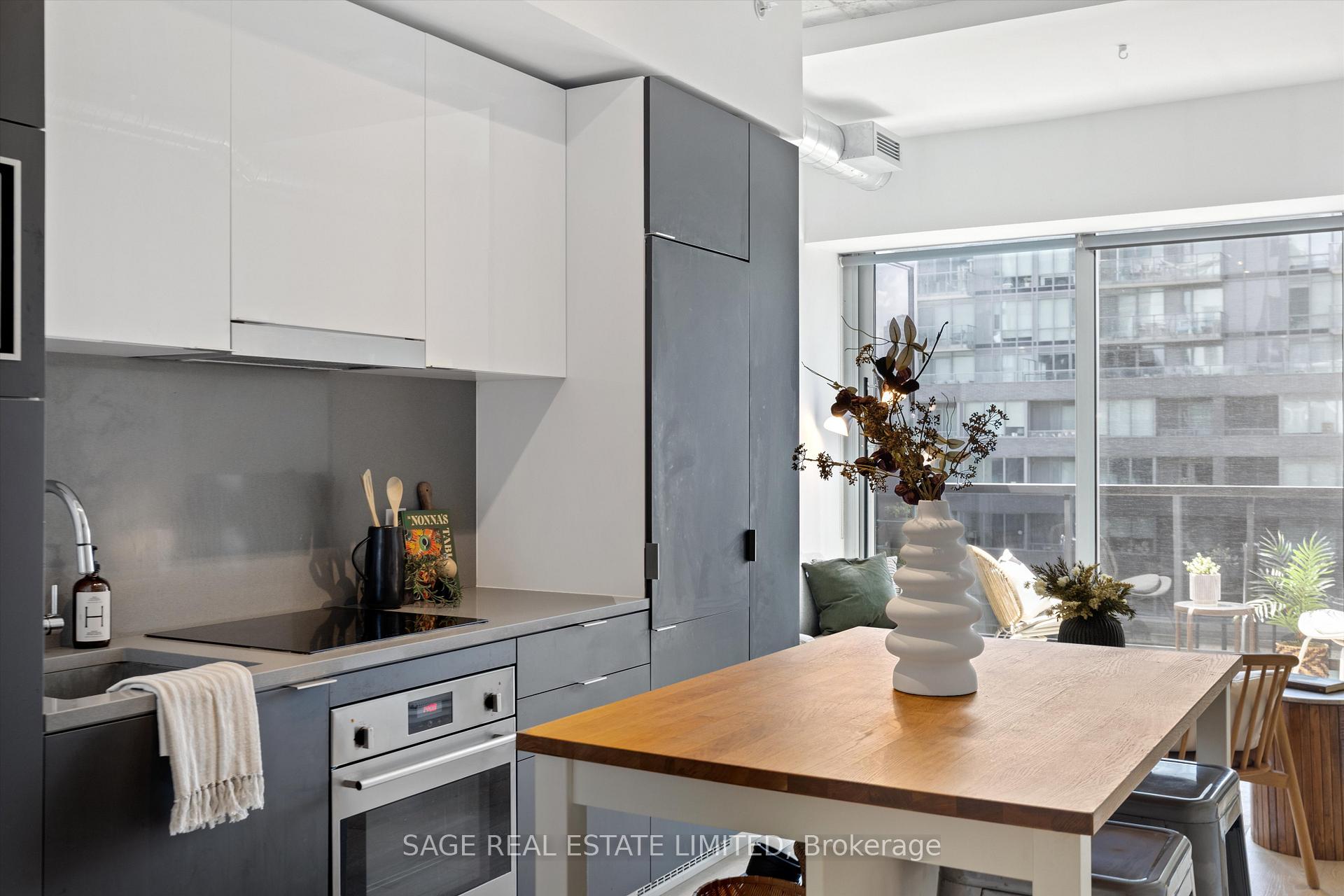 Photo 8 of Unit 707, 170 Bayview Avenue, Toronto, Waterfront Communities — HOMEH