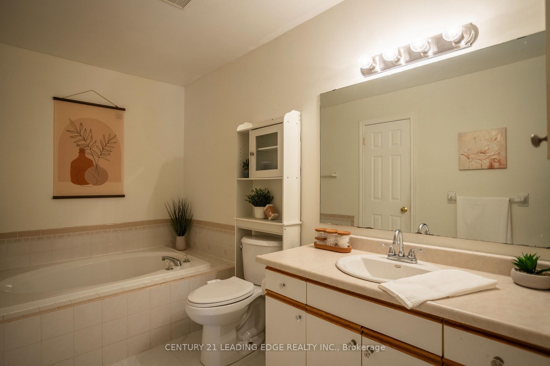 Photo 24 of 40 Weaver Street, Clarington, Courtice — HOMEH