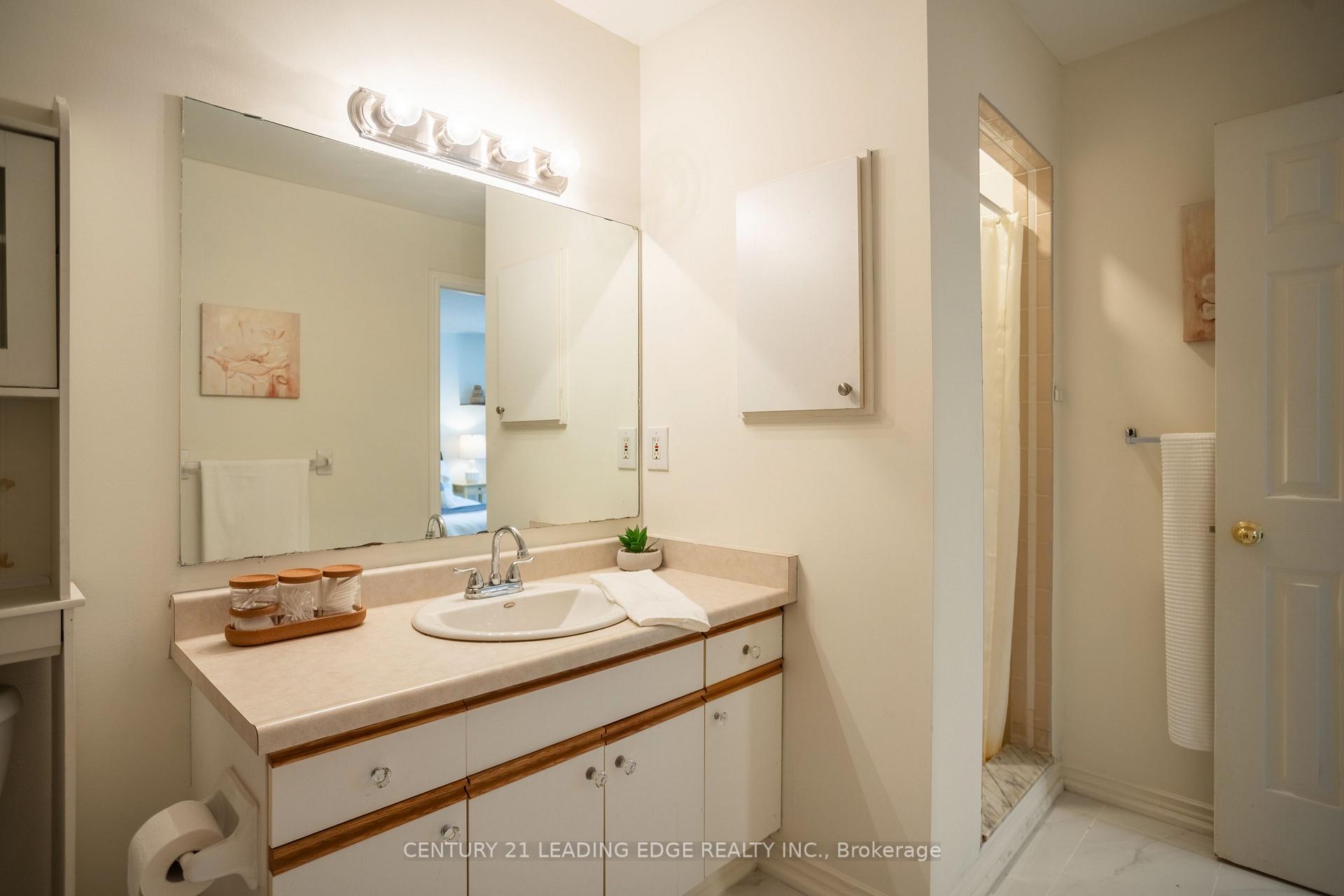 Photo 25 of 40 Weaver Street, Clarington, Courtice — HOMEH