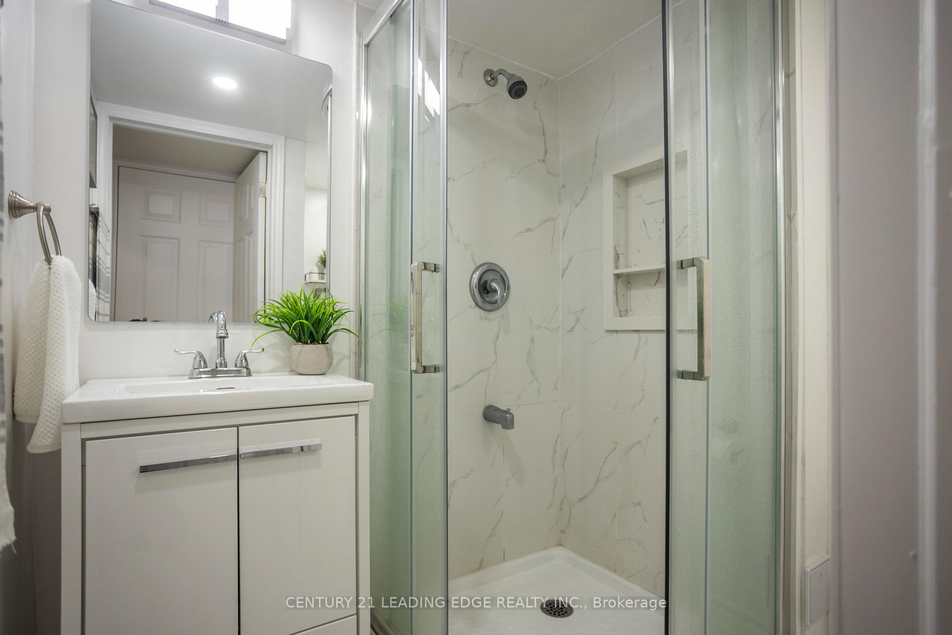 Photo 35 of 40 Weaver Street, Clarington, Courtice — HOMEH