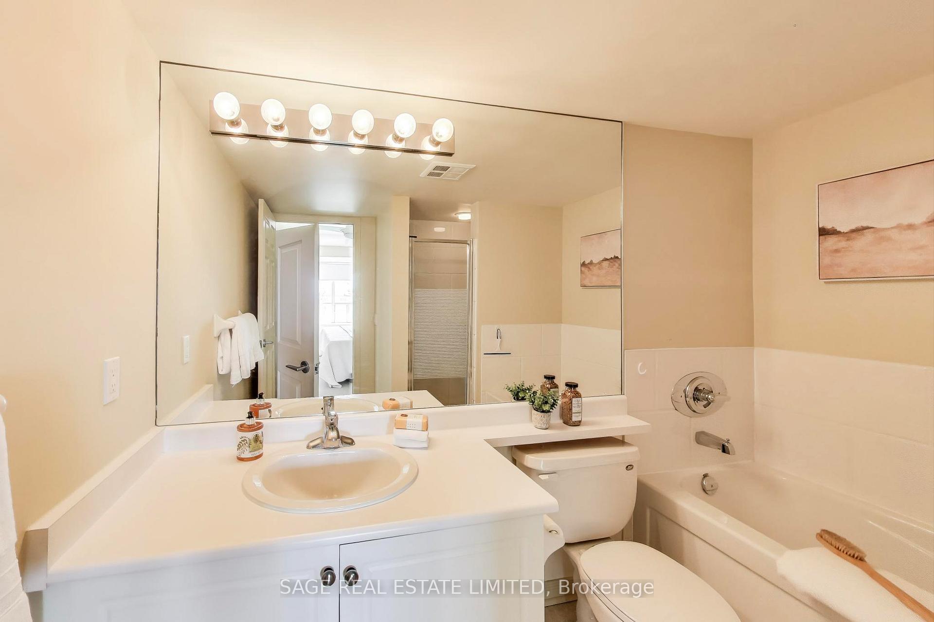Photo 8 of Unit 610, 455 Rosewell Avenue, Toronto, Lawrence Park South — HOMEH