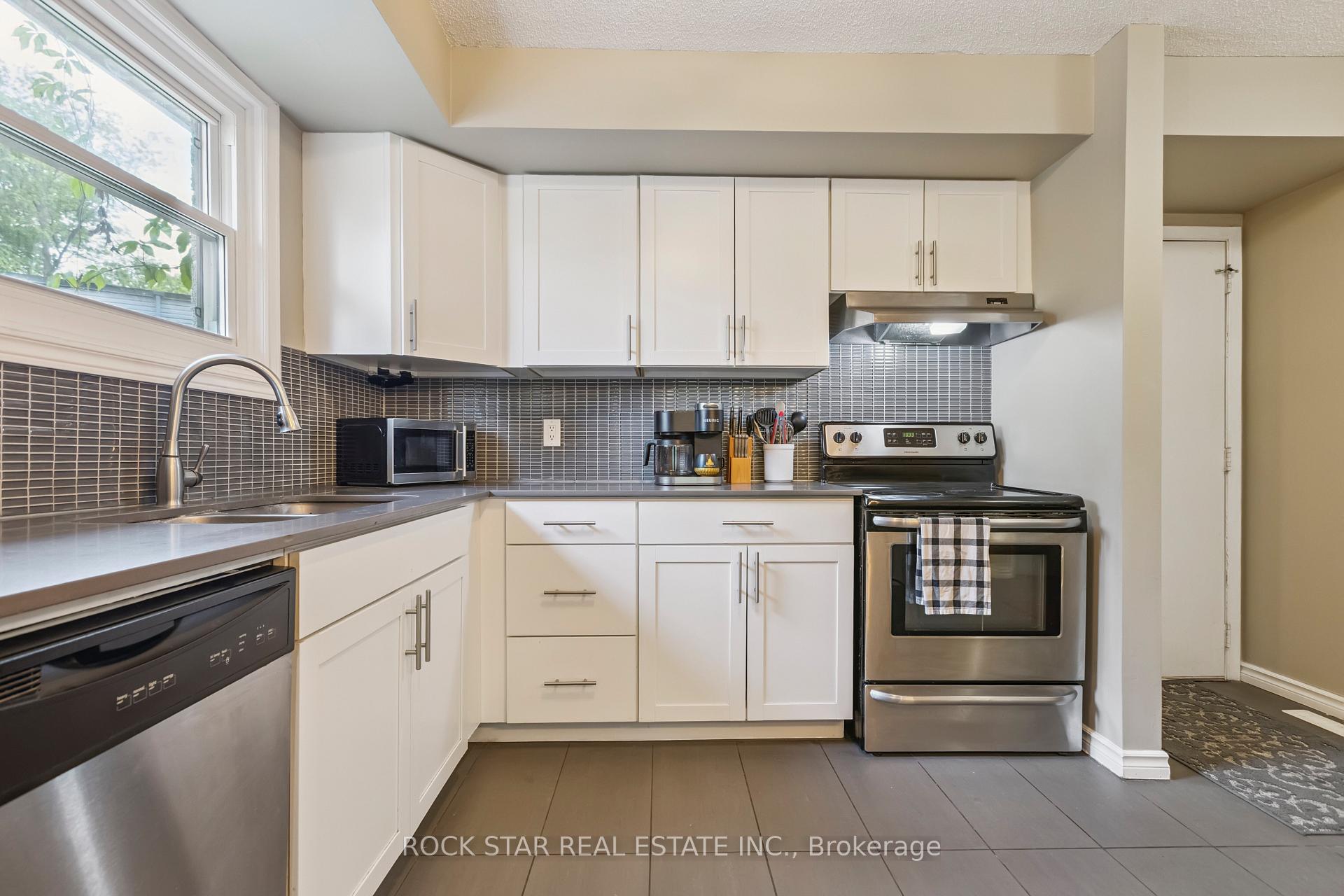 Photo 2 of Unit 5, 511 Quiet Place, Waterloo — HOMEH