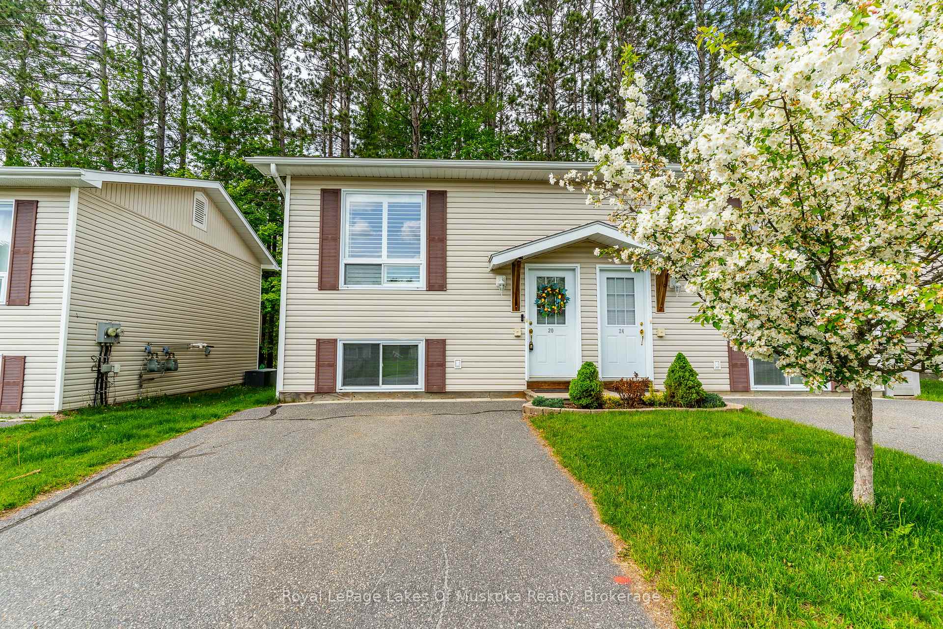Photo 1 of Unit 20, 200 Pine Street, Bracebridge, Macaulay — HOMEH