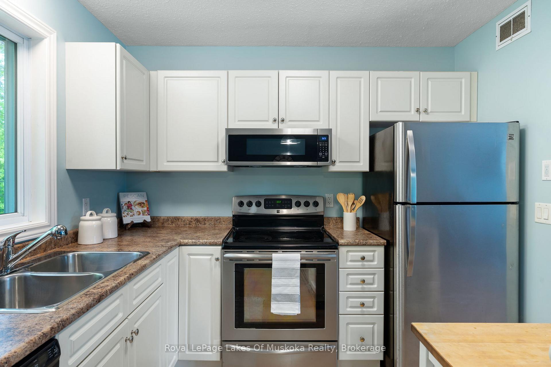 Photo 15 of Unit 20, 200 Pine Street, Bracebridge, Macaulay — HOMEH