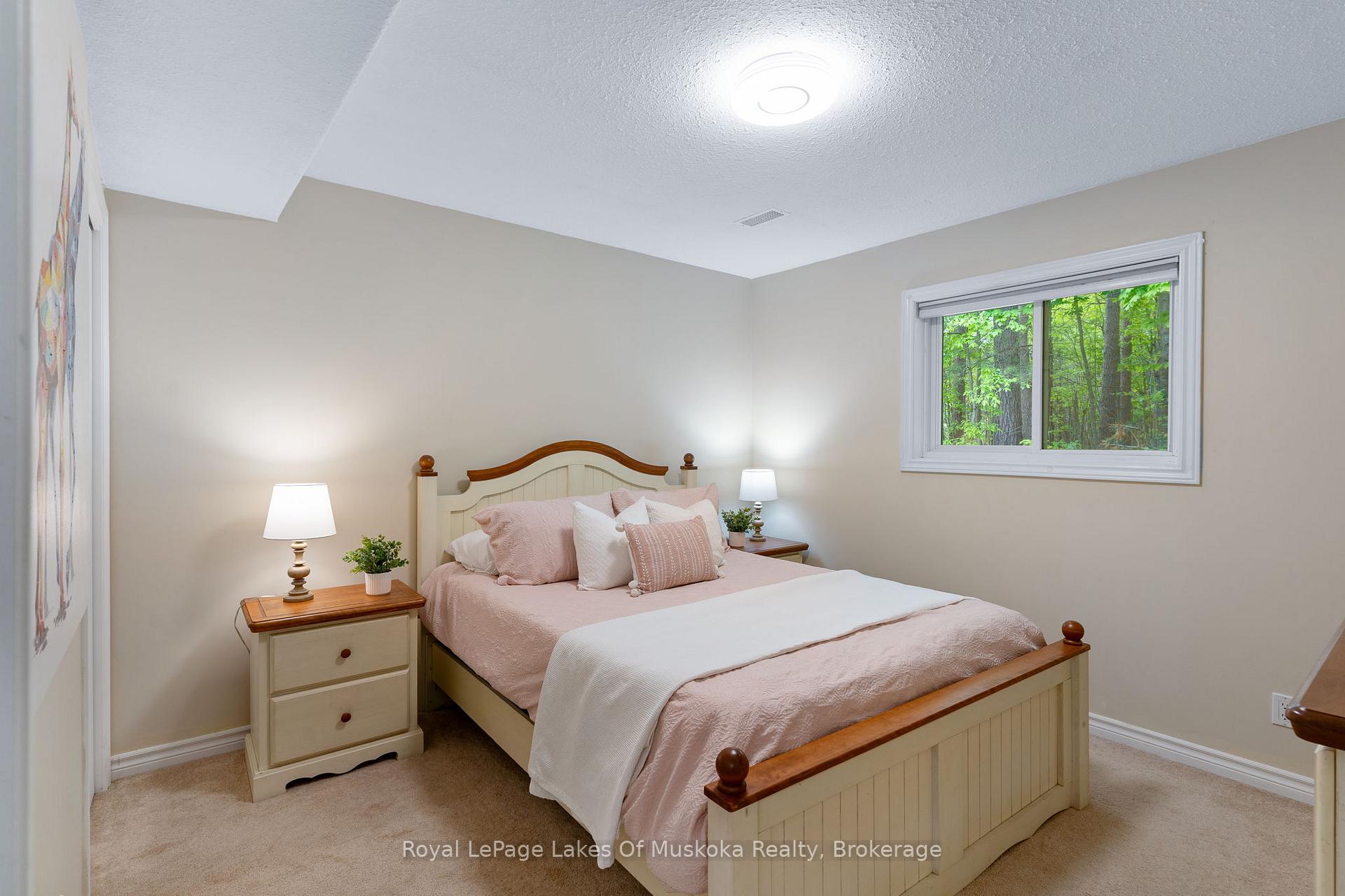 Photo 29 of Unit 20, 200 Pine Street, Bracebridge, Macaulay — HOMEH