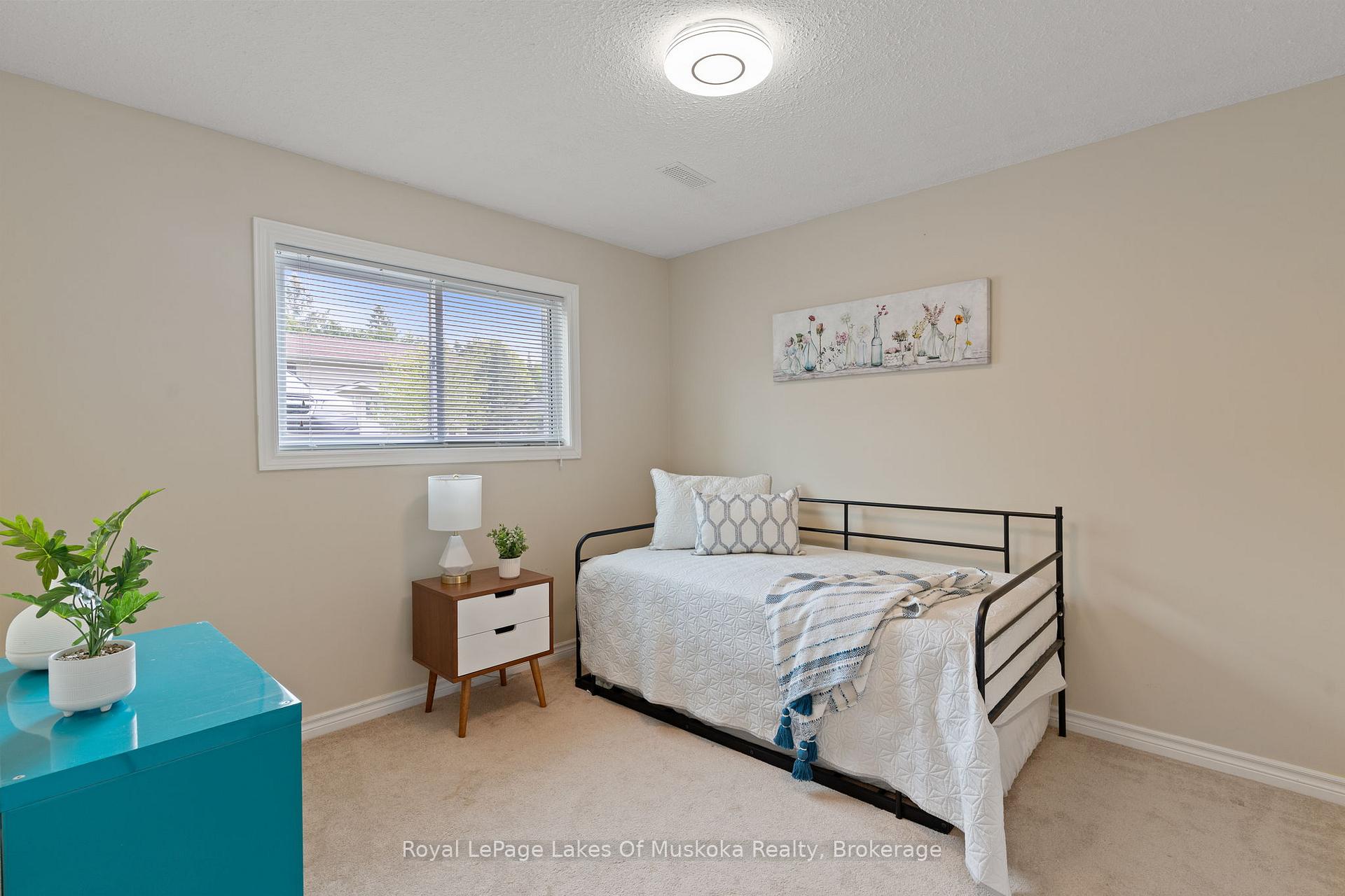 Photo 34 of Unit 20, 200 Pine Street, Bracebridge, Macaulay — HOMEH