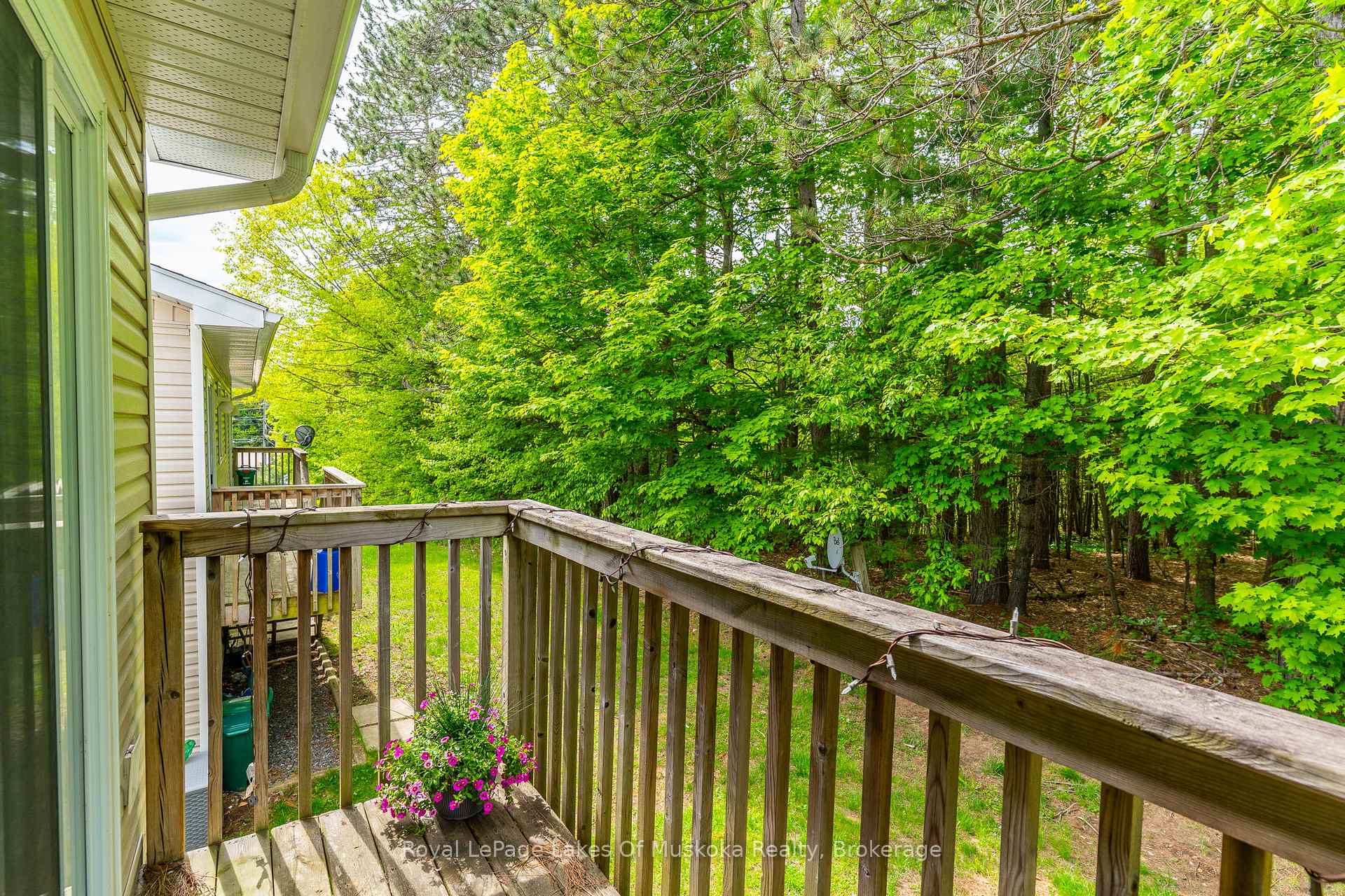 Photo 33 of Unit 20, 200 Pine Street, Bracebridge, Macaulay — HOMEH