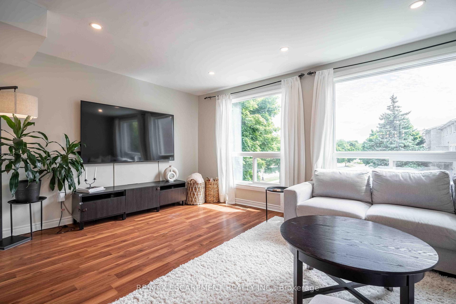Photo 14 of Unit 13, 1155 Paramount Drive, Hamilton, Stoney Creek — HOMEH